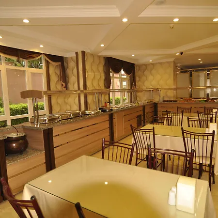 Club Dorado 酒店 3*