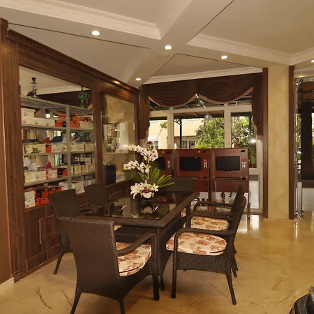 Club Dorado 호텔 말마리스