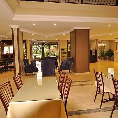 Club Dorado 3* 马尔马里斯