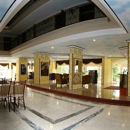 Club Dorado Otel 3*