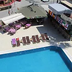 Club Dorado فندق